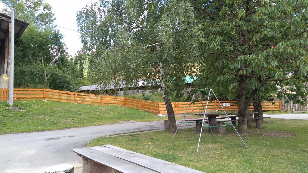 Hotel Penzion Drienovkou à Považská Bystrica Extérieur photo